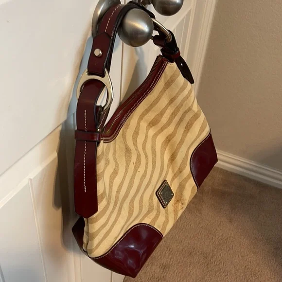 Dooney & Bourke Large Nikki Hobo bag. - Picture 2 of 16